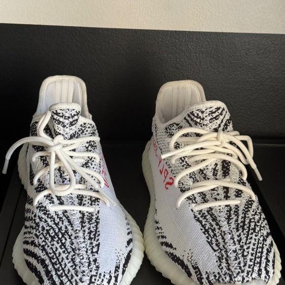 Yeezy boost 350 zebras 10.5 main image 5